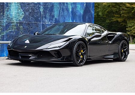 Ferrari F8 Tributo 1. Hand+Carbon+Rennsitze