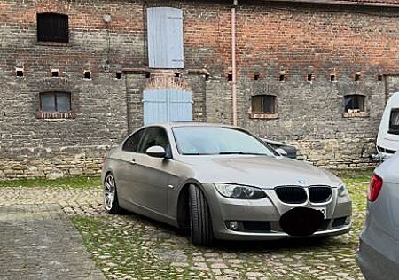 BMW 320i Coupé E92