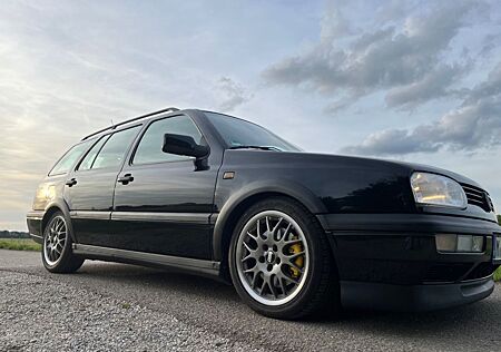 VW Golf Volkswagen Variant 2.9 Syncro VR6 Leder highline