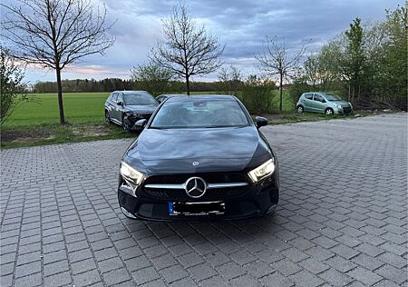 Mercedes-Benz A 220 DCT -