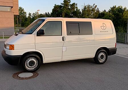 VW T4 Kombi Volkswagen /Transporter/Camper wenig KM