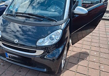 Smart ForTwo coupé 1.0 52kW mhd schwarz