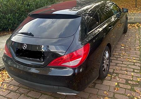Mercedes-Benz CLA 200 Shooting Brake CLA 200 d 4MATIC DCT ...