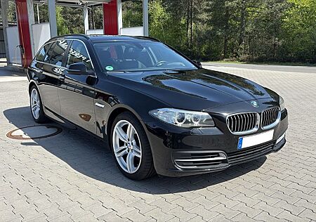 BMW 520d Touring Aut. Bi-Xenon Navi PDC SHZ
