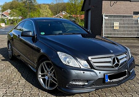 Mercedes-Benz E 220 Coupé CDI - AMG Paket