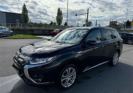 Mitsubishi Outlander PHEV Top 4WD,360 Kam,Autom.1.Hand