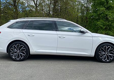 Skoda Superb L&K ACC/LED/360°/AHK/DCC/Pano/Canton/Memo
