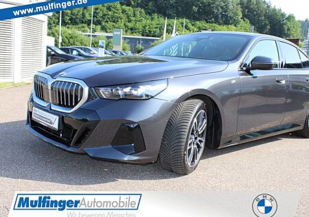 BMW 520d xDr.M Sport SuView.Standh.KomfS+Bel.HUD ACC