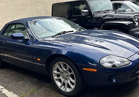 Jaguar XK8 Cabriolet -Rechtslenker