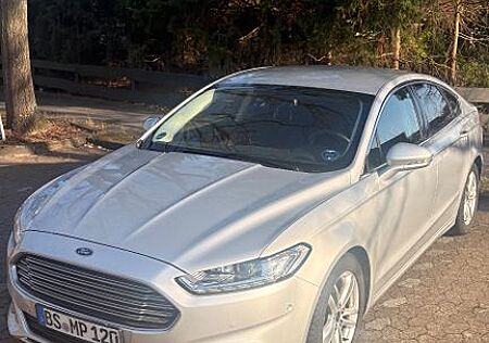 Ford Mondeo 1,5 EcoBoost Titanium - Top gepflegt