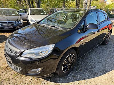 Opel Astra J Lim. 5-trg. Selection
