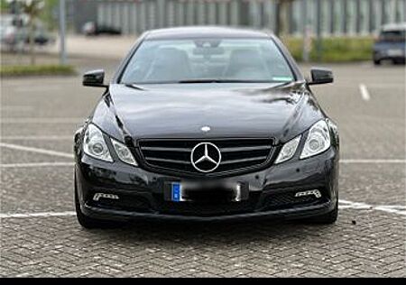 Mercedes-Benz E 250 Coupé BlueEFFICIENCY ELEGANCE EL...