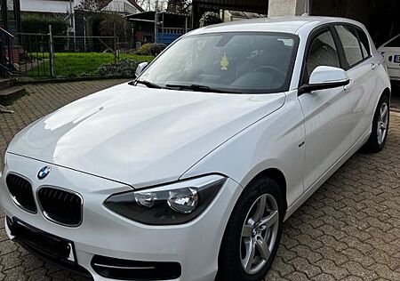 BMW 116d EfficientDynamics Edit. Sport Line Spor...