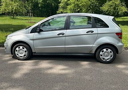 Mercedes-Benz B 170 -