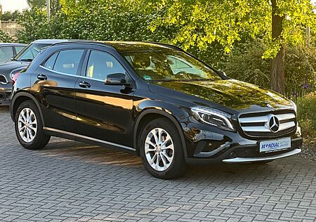 Mercedes-Benz GLA 200 / 2.Hand / Scheckheft / TÜV neu