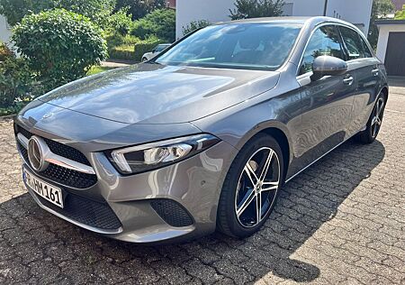 Mercedes-Benz A 180 d DCT ­ Progressive Line ­ Top-Zustand!