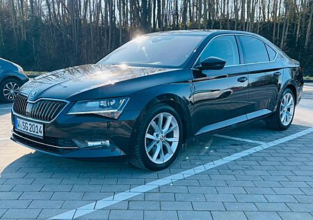 Skoda Superb 2.0 TDI DSG Style Style