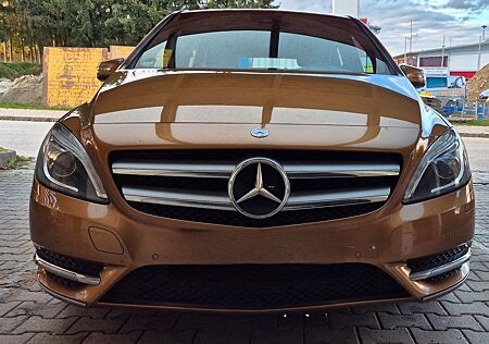 Mercedes-Benz B 200 -