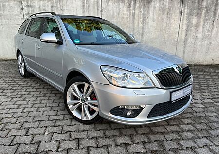 Skoda Octavia 2.0TDI RS Combi*Xenon*Leder*3Hand*EU5*SD