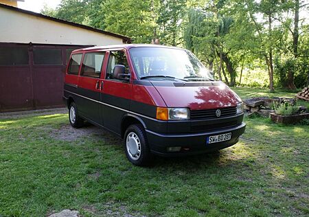 VW T4 Caravelle Volkswagen 2,5-l-Otto Standard