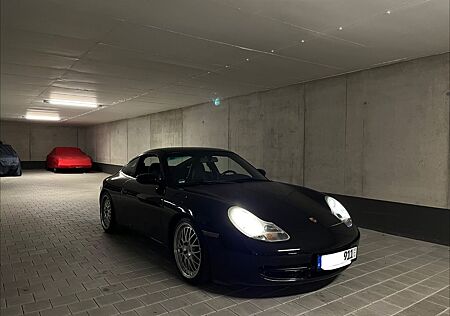 Porsche 996 Carrera 4 DE-Fahrzeug