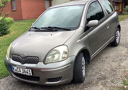 Toyota Yaris 1.0 -