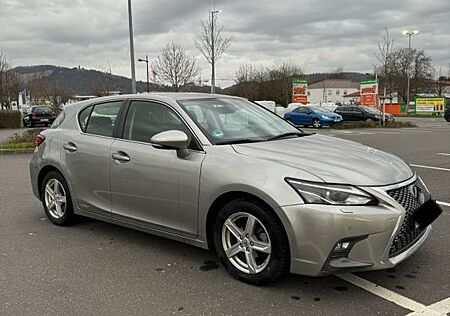 Lexus CT 200h