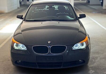BMW 525i A -