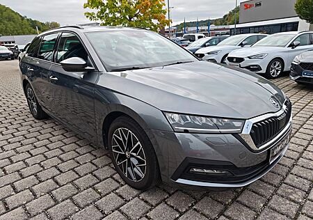 Skoda Octavia Combi Clever 115PS NAVI+SHZ+LED+APP+