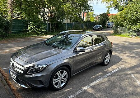 Mercedes-Benz GLA 220 d 4MATIC DCT