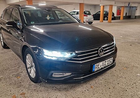 VW Passat Variant Volkswagen 2.0 TDI SCR DSG Variant -