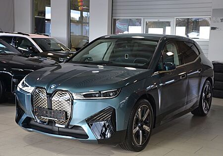 BMW iX gebraucht kaufen BMW iX 50 xDrive Sportpaket DA Prof. PA Prof Komfort