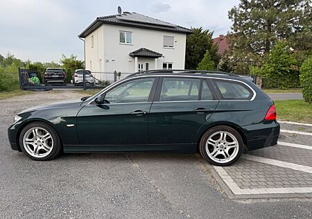 BMW 330d Touring /Panoramadach/Navi