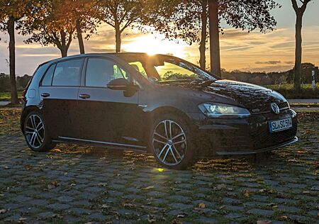VW Golf Volkswagen GTD 2.0 TDI DSG NAVI Schiebedach Sitzhzg