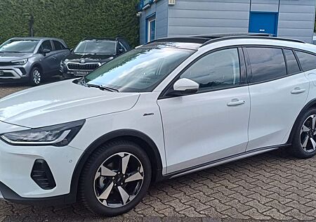 Ford Focus Active X-8Gang-Klimaa-Navi-Kamera-Pano-AHK