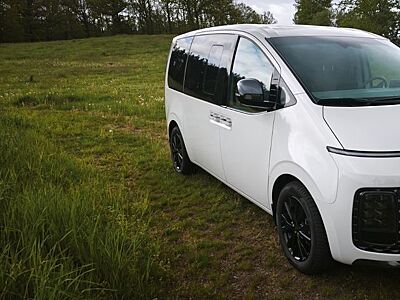 Hyundai STARIA 1.6 T-GDI Hybrid Signature Automatik Voll