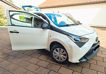 Toyota Aygo (X) Aygo (X) 1,0 (72PS) 1.Hand Unfallfrei Scheckh.