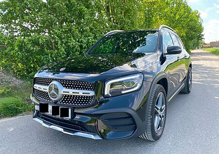 Mercedes-Benz GLB 200 d DCT - AMG-Line 19 Zoll Voll,PANO,AHK