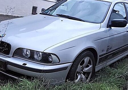 BMW 523i A -