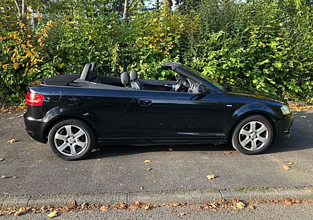 Audi Cabriolet A3, S-LINE in Phantomschwarz