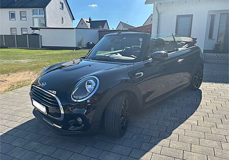 Mini Cooper Cabrio schwarz