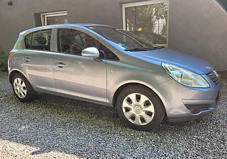 Opel Corsa D Edition 1 Hand