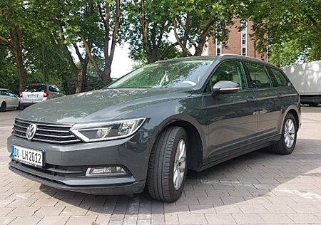 VW Passat Variant Volkswagen 1.6 TDI DSG Comfortline