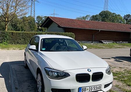 BMW 114i -Steuerkette, Nockenwellen, Zündkerzen neu