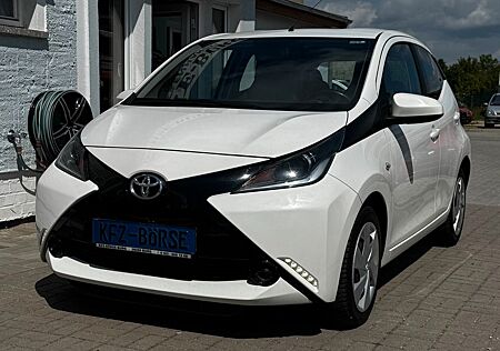Toyota Aygo (X) -play *Tempom.*Garantie*2. Hand*Klima*