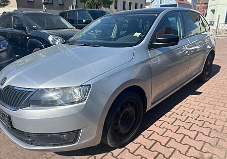 Skoda Rapid ; 77kW Spaceback: Panoramadach.1.Hand