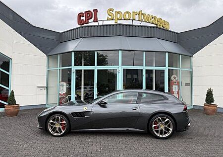 Ferrari GTC4Lusso T