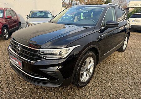 VW Tiguan Volkswagen Life 4Motion*ACC*AHK*NAVI*