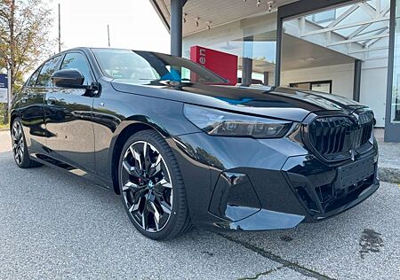 BMW 530e xDrive Limo/21"/AHK/Pano/Assist.Prof./B&W