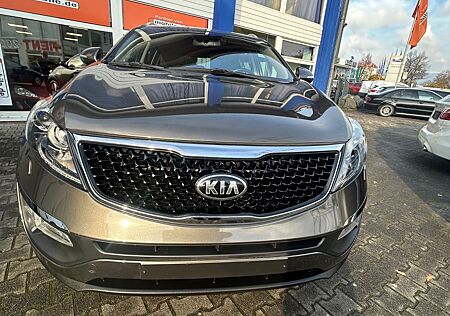 Kia Sportage Spirit 2WD*NAVI*TEILLEDER*XENON